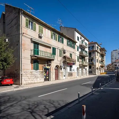 Main Street Split