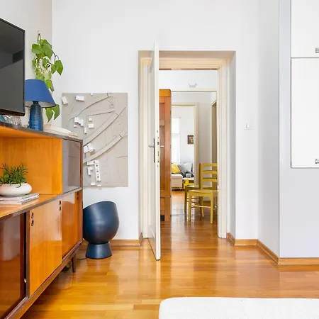 Main Street Apartman *